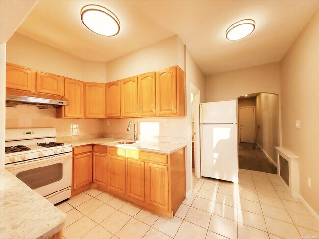 Foto del edificio - 2264 E 15th St