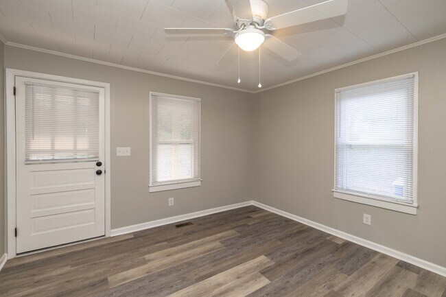 Foto del edificio - 1488 Hilltop St