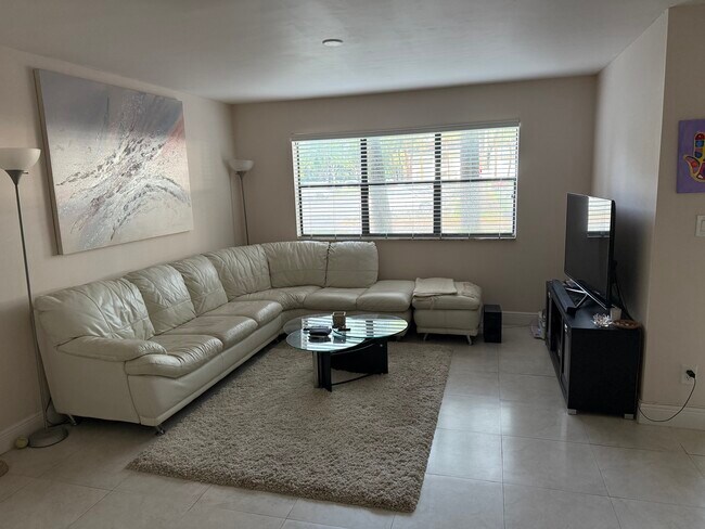 Foto del edificio - 610 S Park Rd