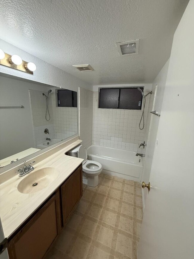 Photo - N 65th Ave House