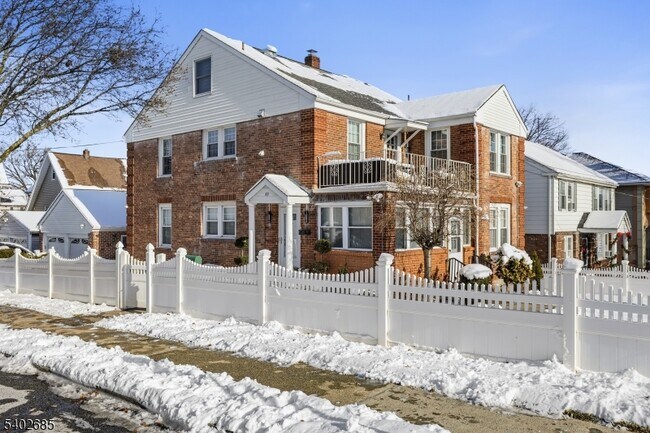 Foto del edificio - 48 Hobart Pl