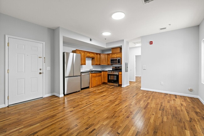 Building Photo - 84-86 Astor Street