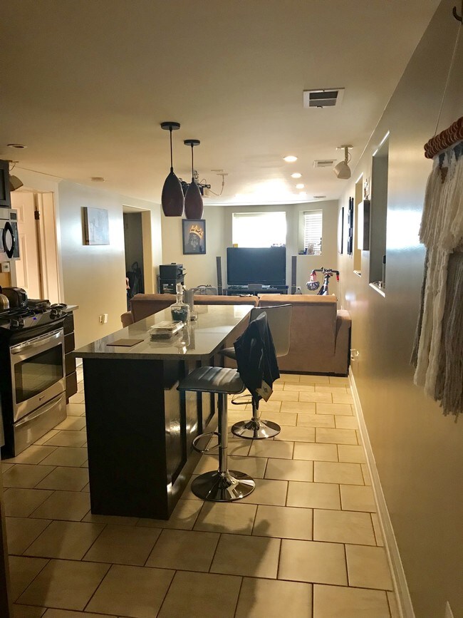 Foto del edificio - 4435 N Lowell Ave