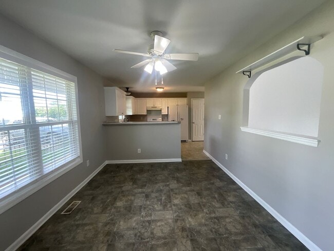 Building Photo - 35 Northview Dr