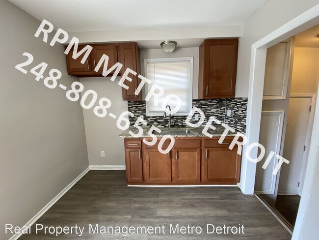 Building Photo - 3 br, 1 bath House - 17604 Sprenger Ave