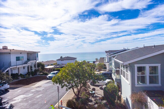 Foto del edificio - 1317 Cornish Dr
