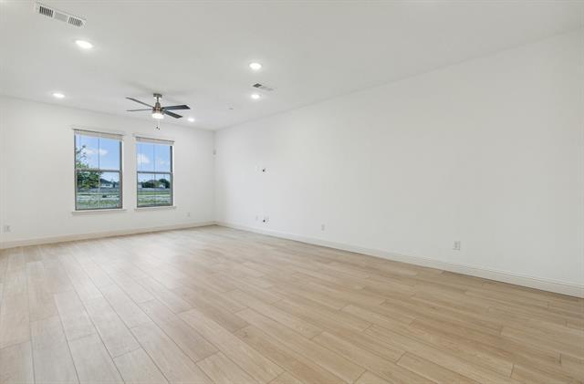 Foto del edificio - 4717 Spinner St