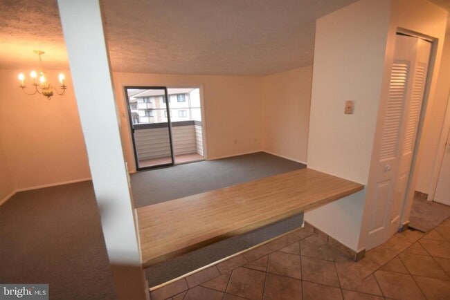 Building Photo - 830 Heather Ridge Dr