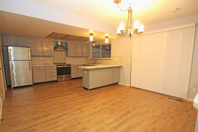 Foto del edificio - 3 Bedroom Home in Rincon Valley