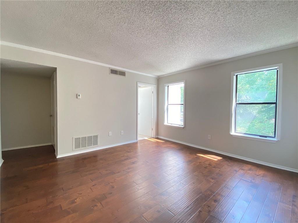 Primary Photo - 1414 Huntingdon Chase