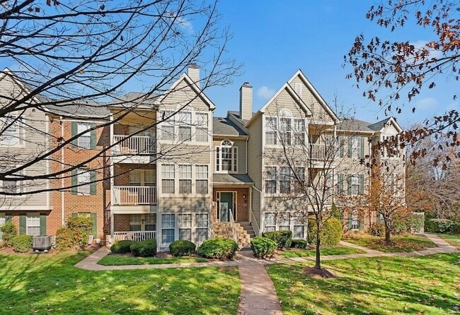 Building Photo - 13101 Briarcliff Ter