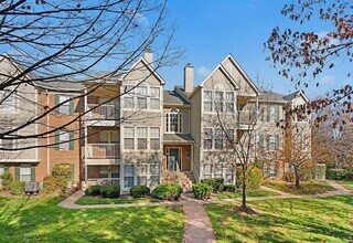 Building Photo - 13101 Briarcliff Ter