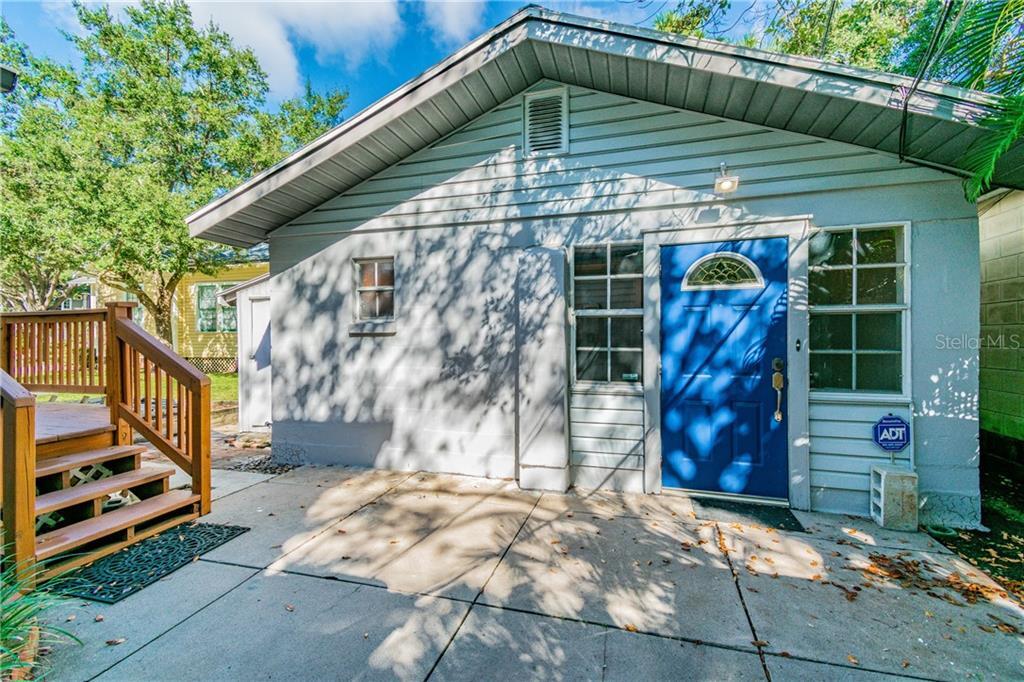 Primary Photo - 609 W Azeele St