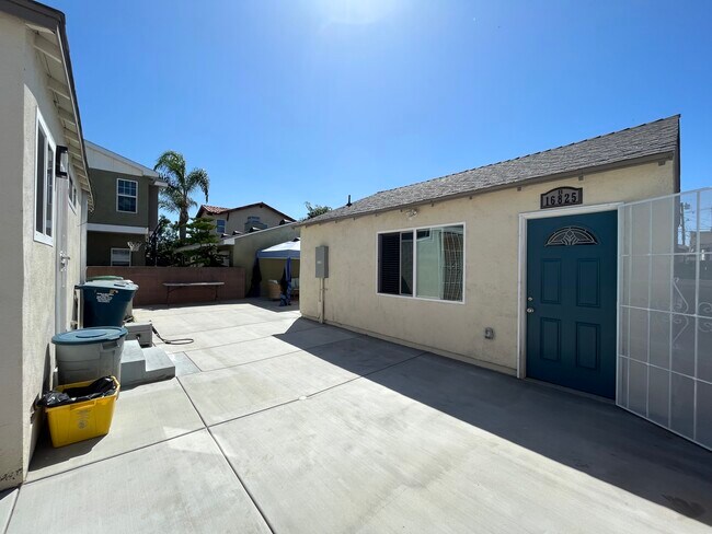 Building Photo - 16825 La Salle Ave
