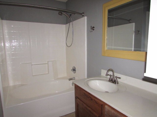 Building Photo - 3290 Valencia Dr