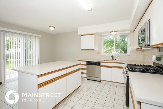 Building Photo - 4009 Hounds Hill Dr