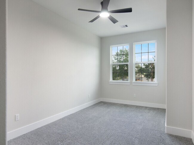 Foto del edificio - 415 County Rd 5102J