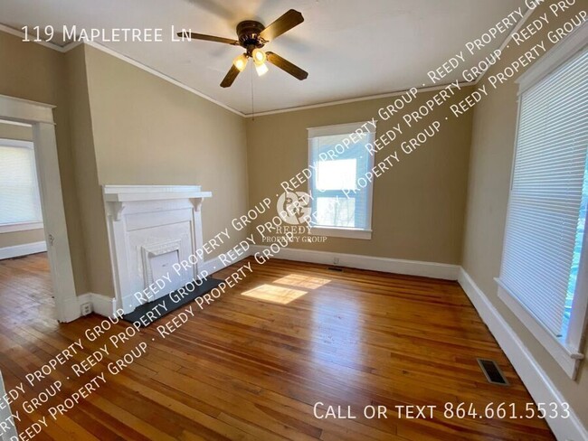 Building Photo - Spacious home with many great features!