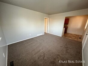 Building Photo - 960 W Moreno Ave