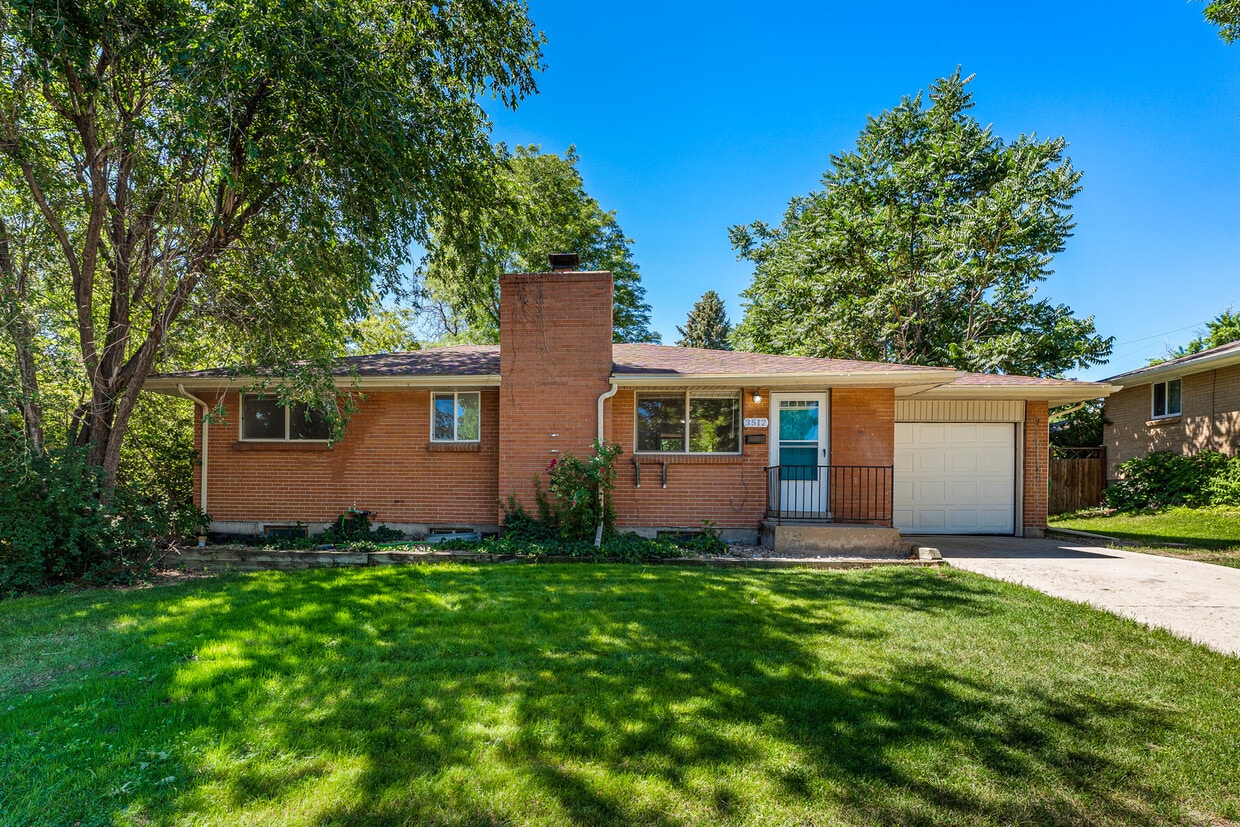 Primary Photo - 3512 W Berry Dr