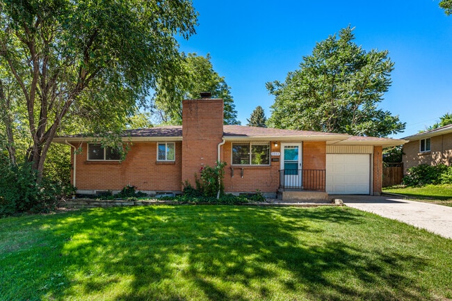Photo - 3512 W Berry Dr House