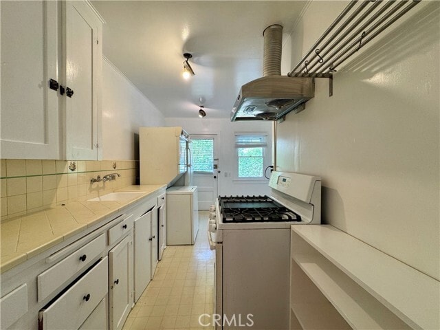 Building Photo - 1714 Gillette Crescent