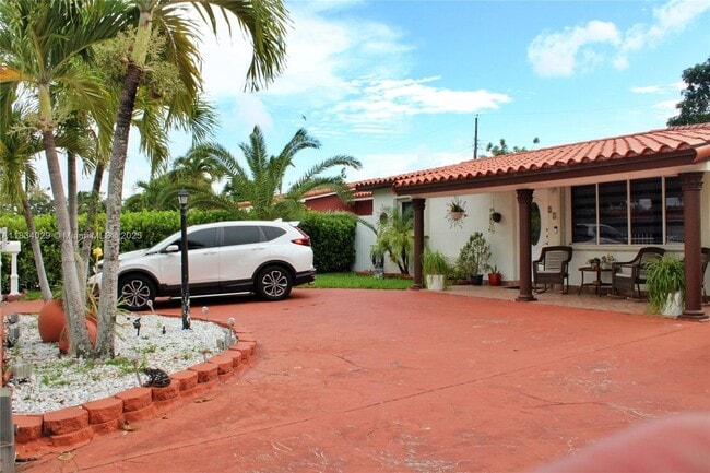 Foto del edificio - 218 E 9th Ct
