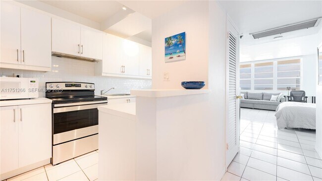 Foto del edificio - 100 Lincoln Rd