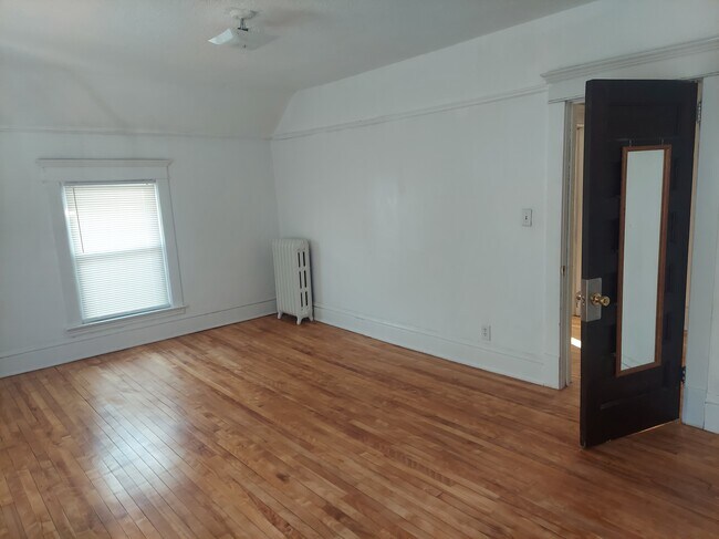 Foto del edificio - Dreamland Homes-5