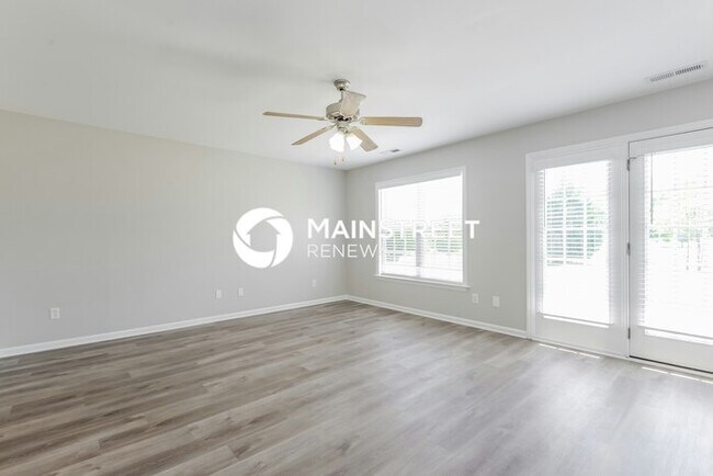 Building Photo - 3 Bedroom Pet-Friendly Home in Winston-Salem, NC with Main Street Renewal