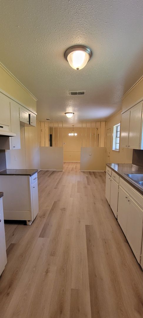 Building Photo - This Home has it ALL! 4 bedroom/2 bath