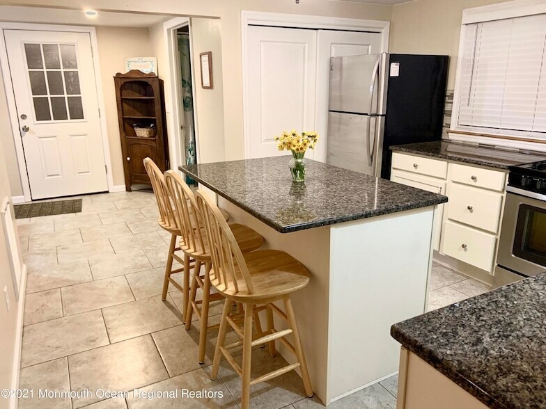 Foto principal - 61 Fielder Ave