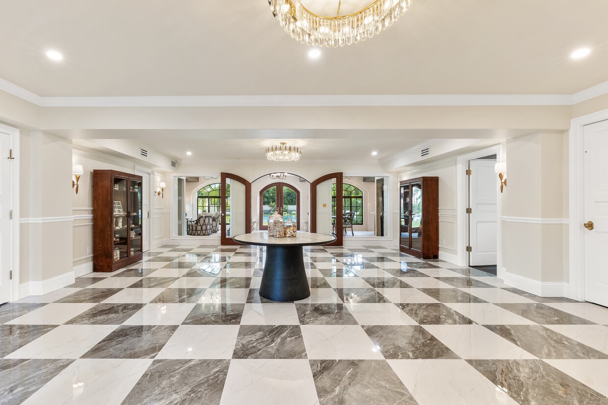 Foto del edificio - 2590 Shore Ln