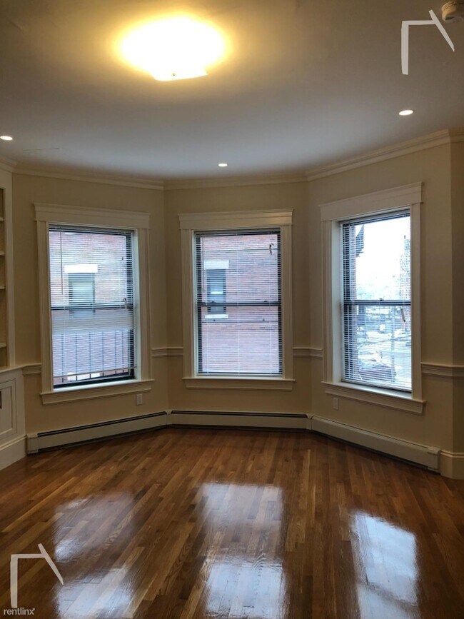 Foto del edificio - 1 br, 1 bath  - 871 Beacon St Apt 5A