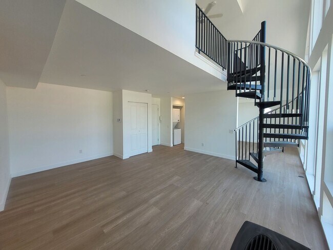 Foto del edificio - NEWLY Renovated Spacious 1 bedroom unit wi...