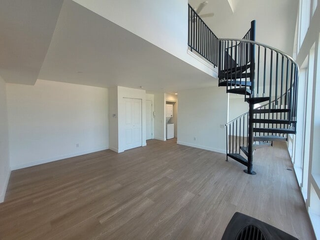 Building Photo - NEWLY Renovated Spacious 1 bedroom unit wi...