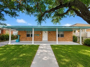 Building Photo - 5107 Avenue Q