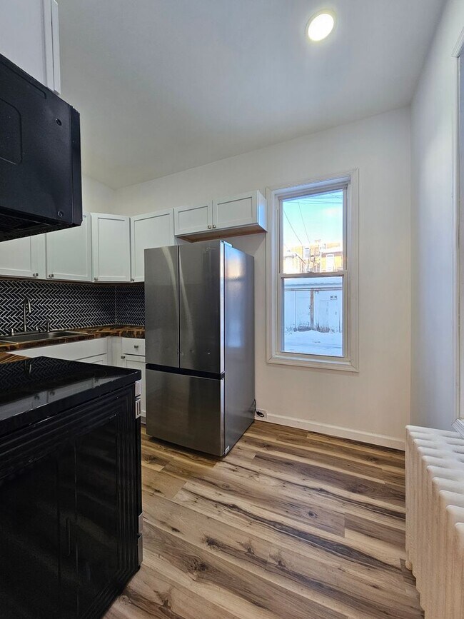 Foto del edificio - 921 W Poplar St