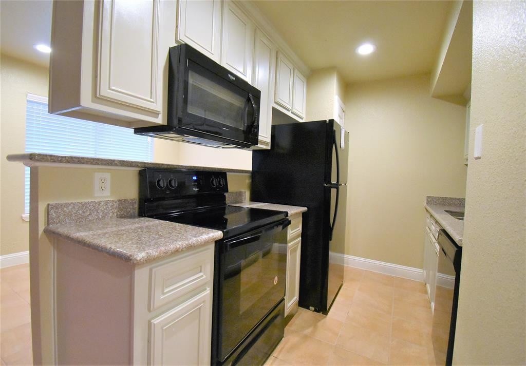 Primary Photo - 3500 Baker Dr