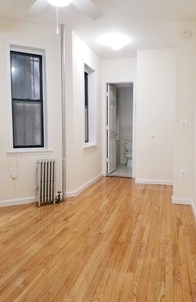 Foto del edificio - 693 Tenth Avenue