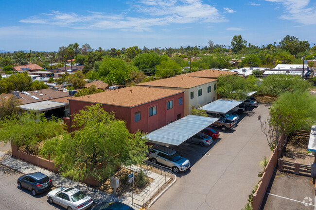 Building Photo - Casa Belleza Townhomes