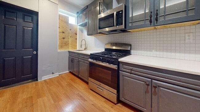 Building Photo - 3 Bedroom House with PHA voucher( 2- 3Br )