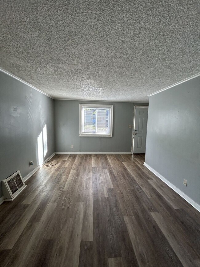Foto del edificio - Super Cute & Cozy!  Check out this 2br/1ba...