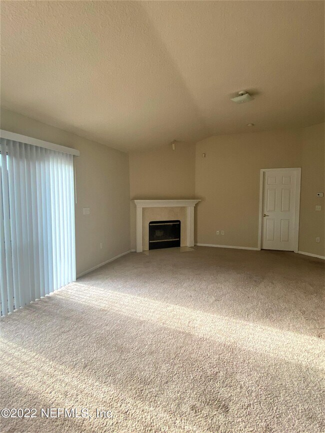 Building Photo - 9338 Prosperity Lake Dr