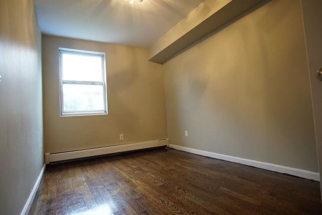 Building Photo - 329A Pulaski St
