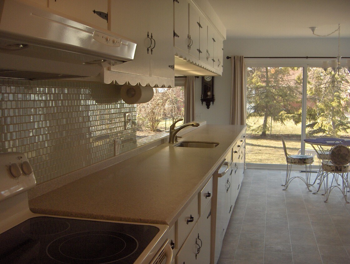 44 Maplefield Rd, Pleasant Ridge, MI 48069 House Rental in Pleasant