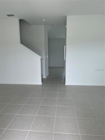 Building Photo - 1987 Stake Out Wy