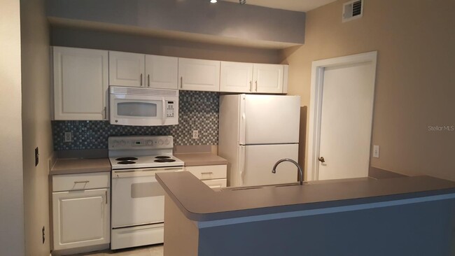 Foto del edificio - 5512 Metrowest Blvd
