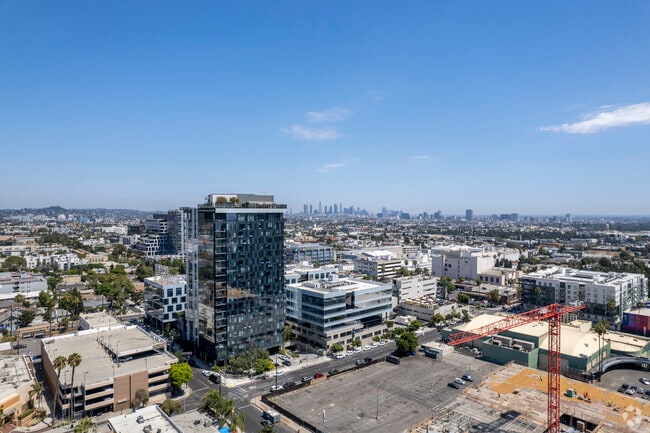1550 N el Centro Ave - Sky Hollywood