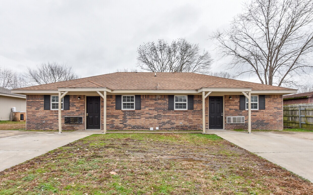106 Circle B N, Roland, OK 74954 Townhouse for Rent in Roland, OK